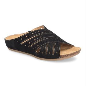 Comfortiva Black Gala Suede Leather Sandals Women’s Size 8 Wide Slip-On NEW